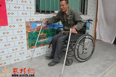 洛南县景村镇残疾人吴有民:轮椅双拐奔富路