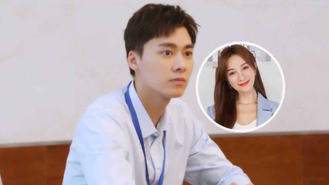 李易峰刚发动态吴昕随后就晒自拍看清两人衣服网友发现猫腻