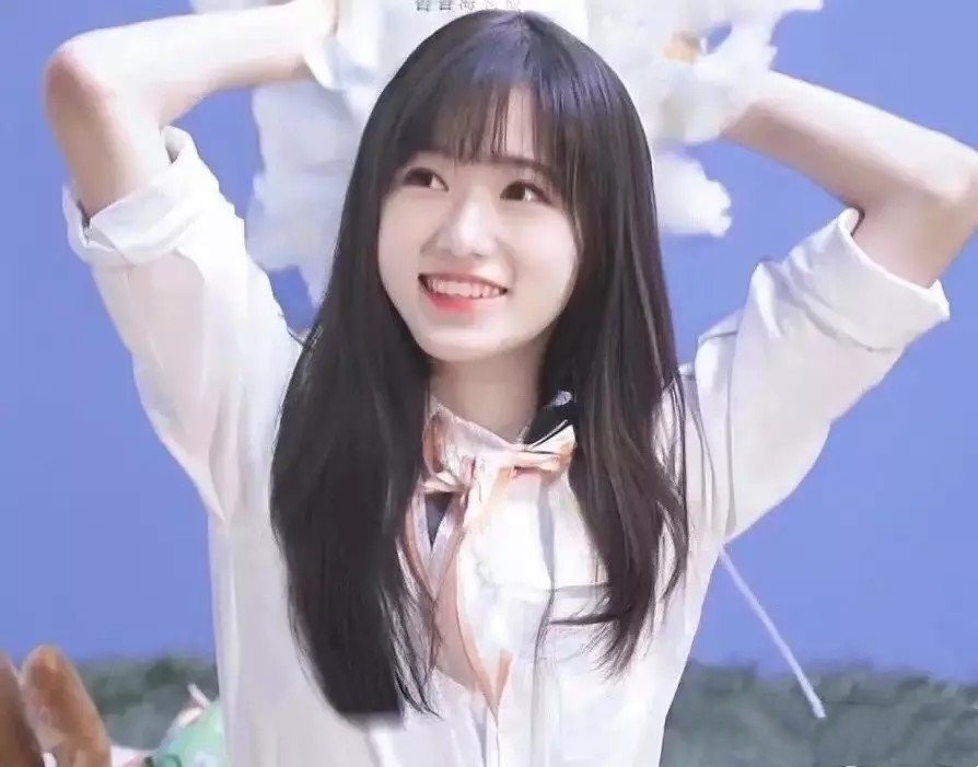 王牌放宋亚轩女装照宋亚轩害羞问我漂亮吗网友这是我老公也是我老婆