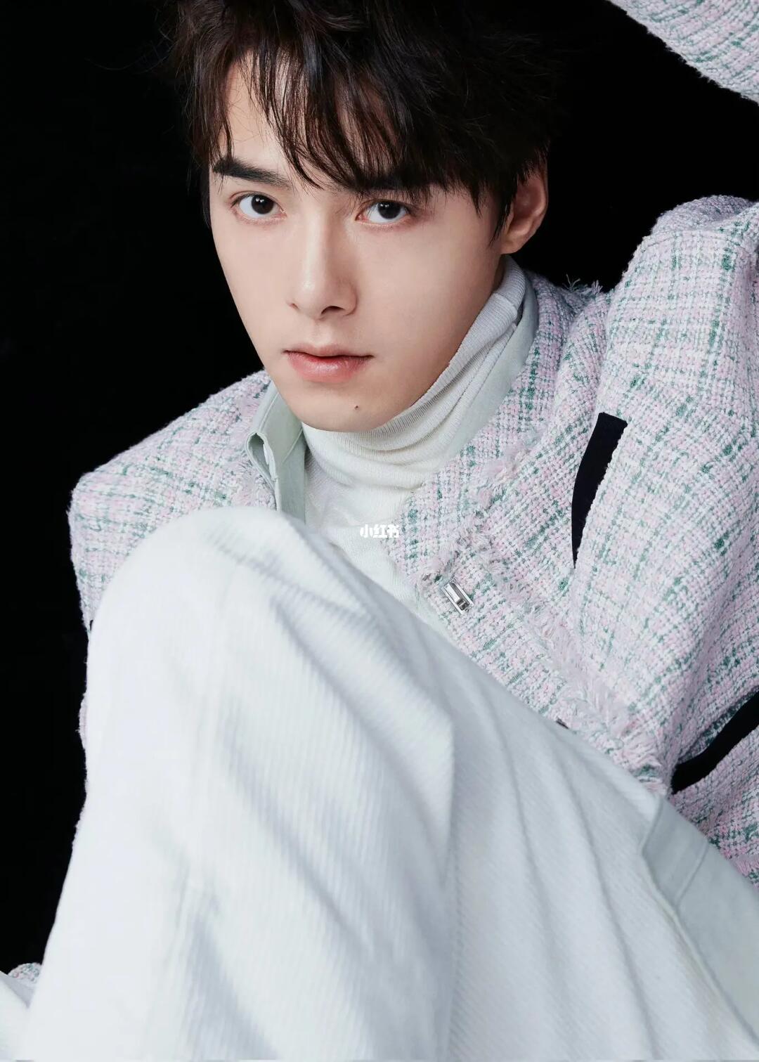 p1陈飞宇p2方逸伦陈飞宇长得真的好像好像好像方逸伦啊!