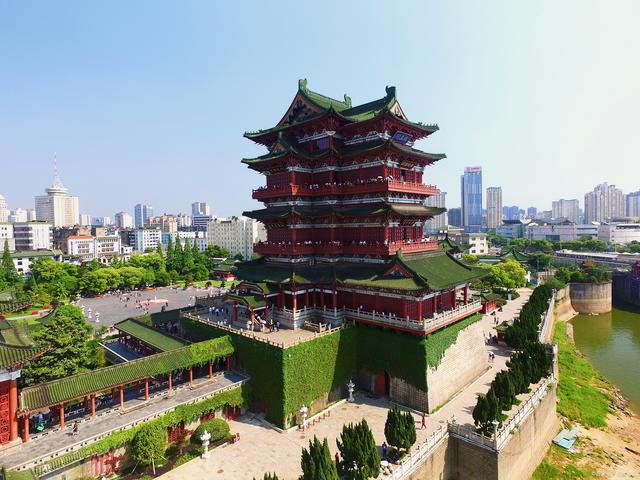 南昌是江西省的省会城市,也是中国革命的重要发源地之一,拥有丰富的