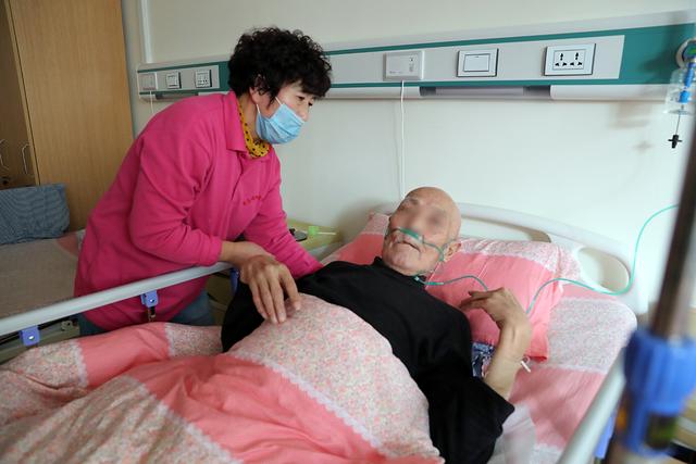 都说家有一老如有一宝,老人卧床不能自理,挑战的可不是就医看病|老人|