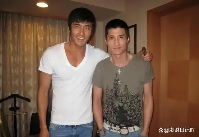 以为八竿子打不着,实际是亲哥俩,这5对兄弟明星每一对都很低调