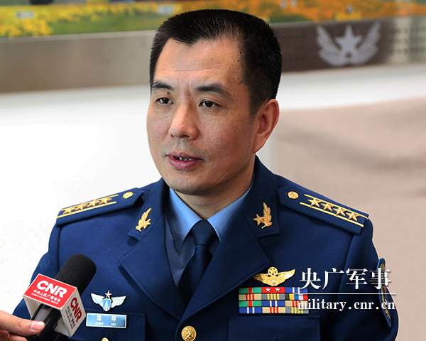 空军某基地参谋长陈晖.陶文松摄