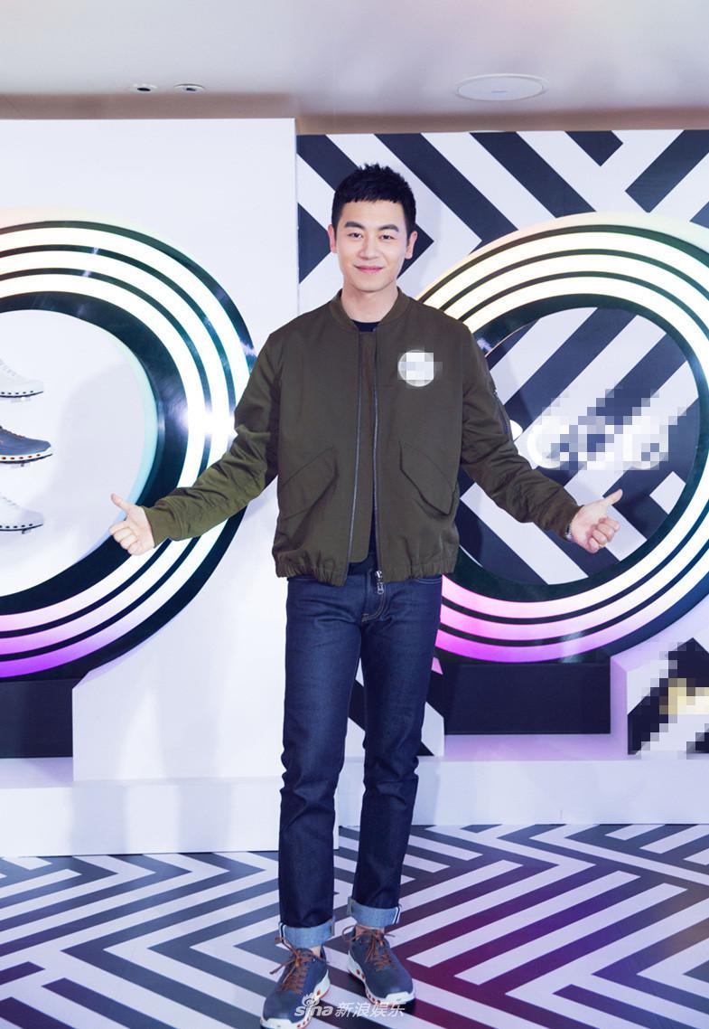 组图:朱亚文帅气现身上海 休闲打扮尽显型男气质_高清图集_新浪网