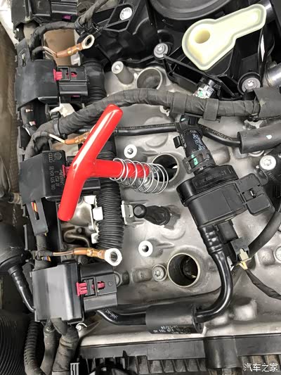 自己动手丰衣足食(奥迪a4l更换火花塞作业)