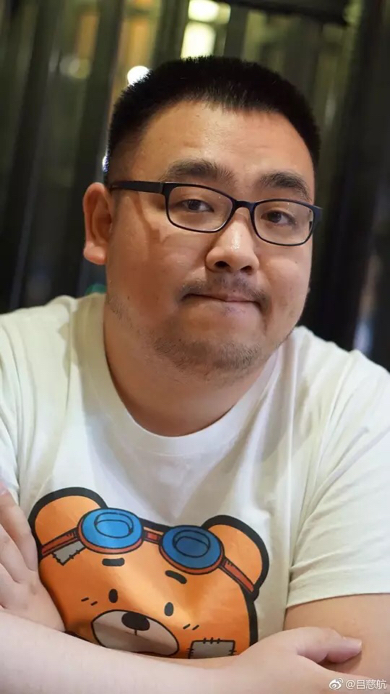 男胖子适合什么长发型