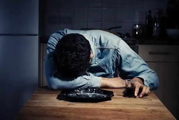 社会最大的悲哀:纵有满腹经纶,只能装疯卖傻.