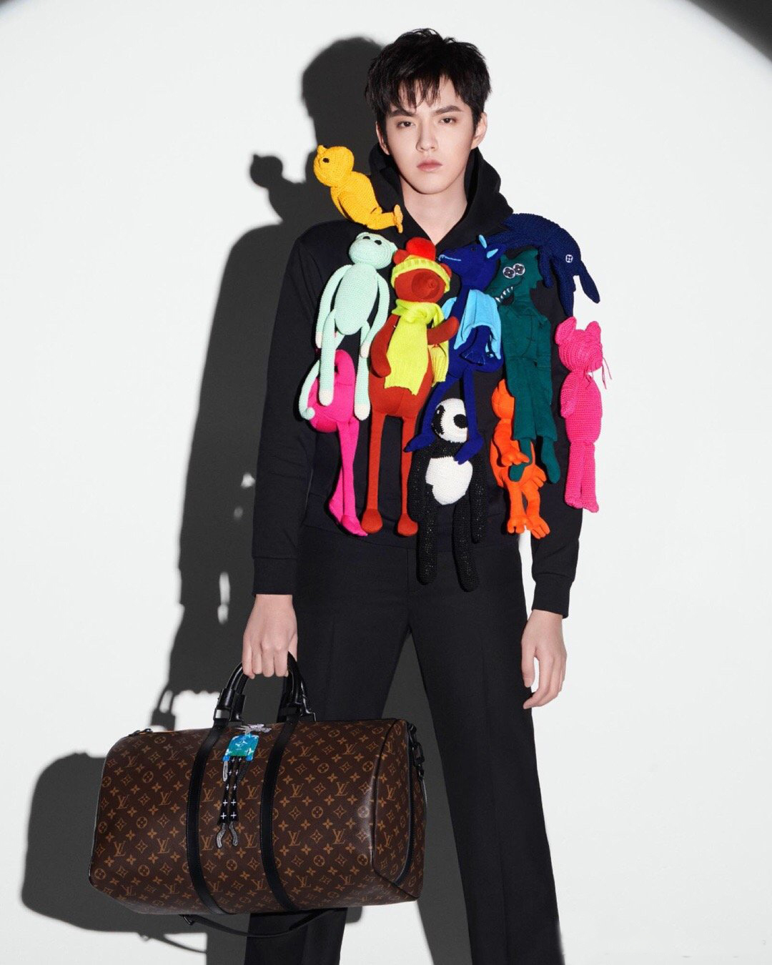 代言人吴亦凡路易威登2021年春夏男装系列花絮 跟着吴亦凡一起探索
