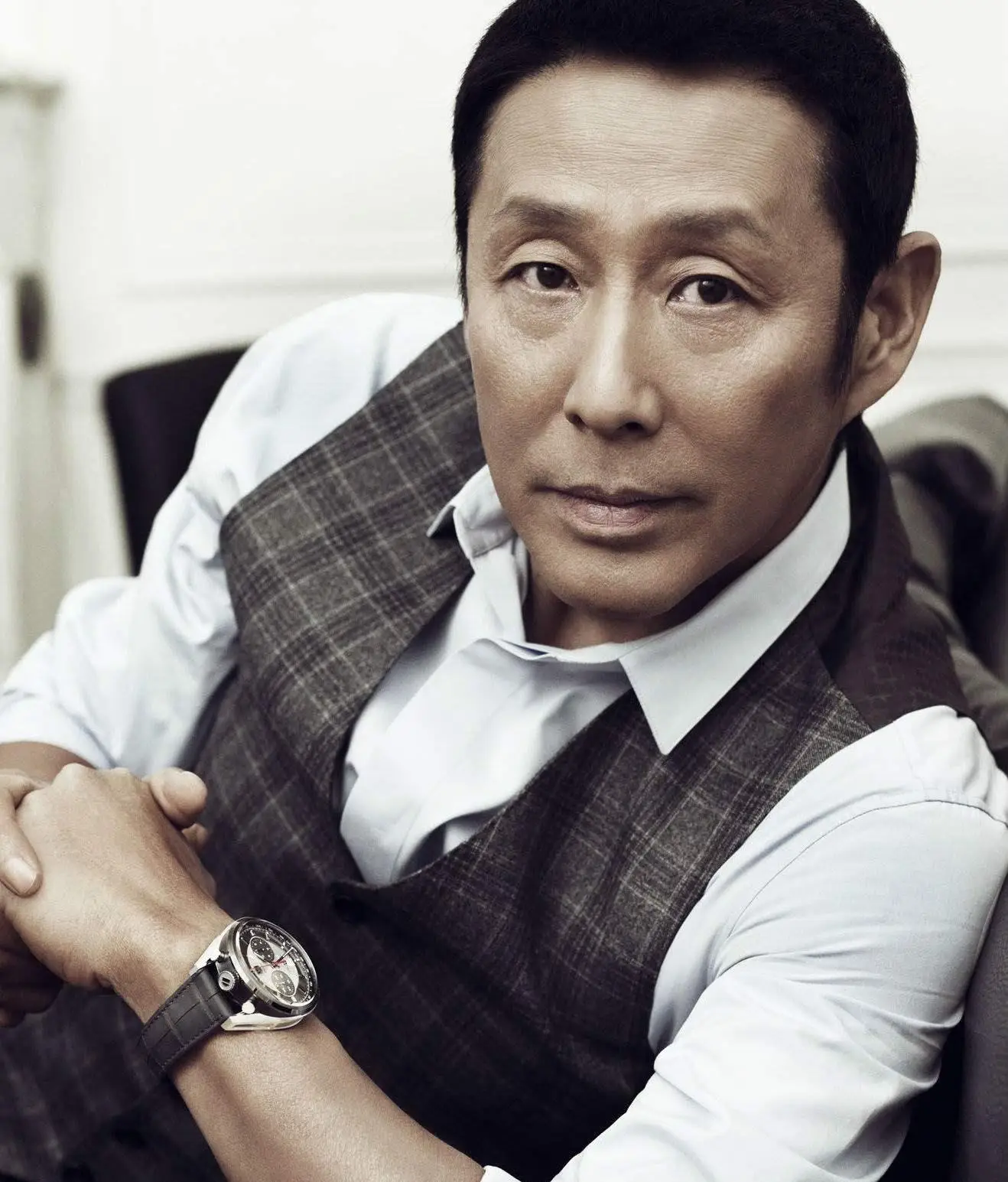 比如说曾经和陈道明有过合作的刘嘉玲就说陈道明非常博学,样样接通