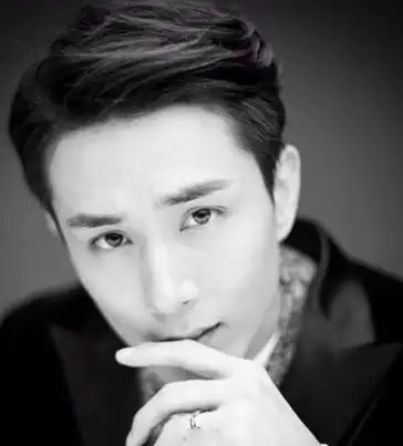 男士短发小背头发型 成熟男人大背头图片