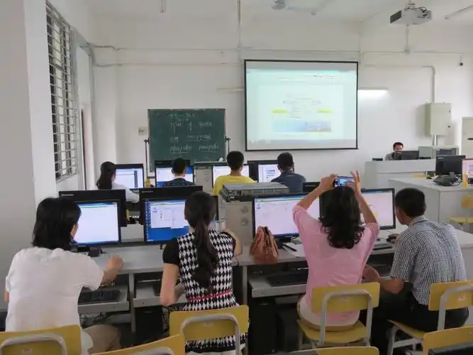 我中心举办教学部门网站管理人员操作技能培训-网络与教育技术中心