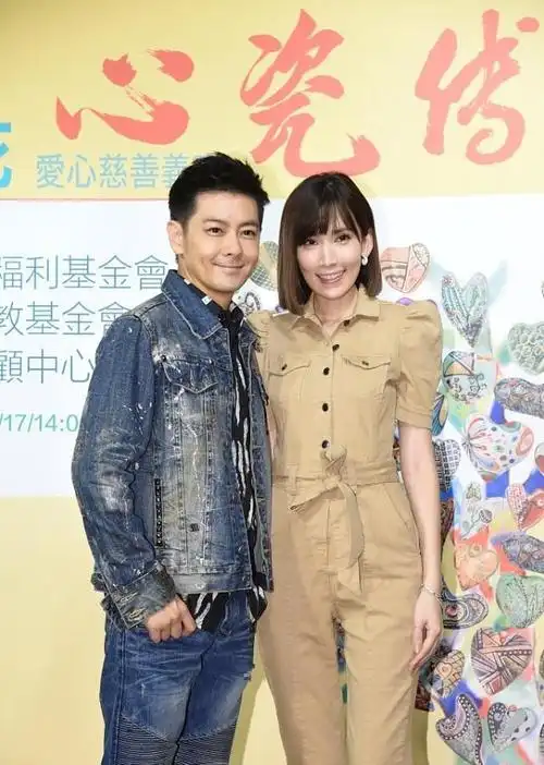 身着工装套装的陈若仪不是c位胜似c位真不愧是模特出身