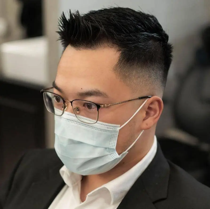 五六十岁男人不建议留这3种发型听着洋气实际显老油腻