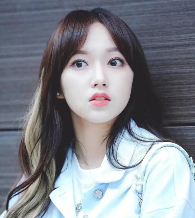 新生代美女明星程潇,美的如同漫画建模脸,也太美了吧_身材_时尚_鼻子