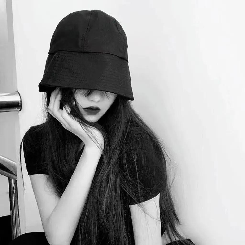 灰色空白图片头像大全(深夜伤感且优质灰色女生头像集锦)