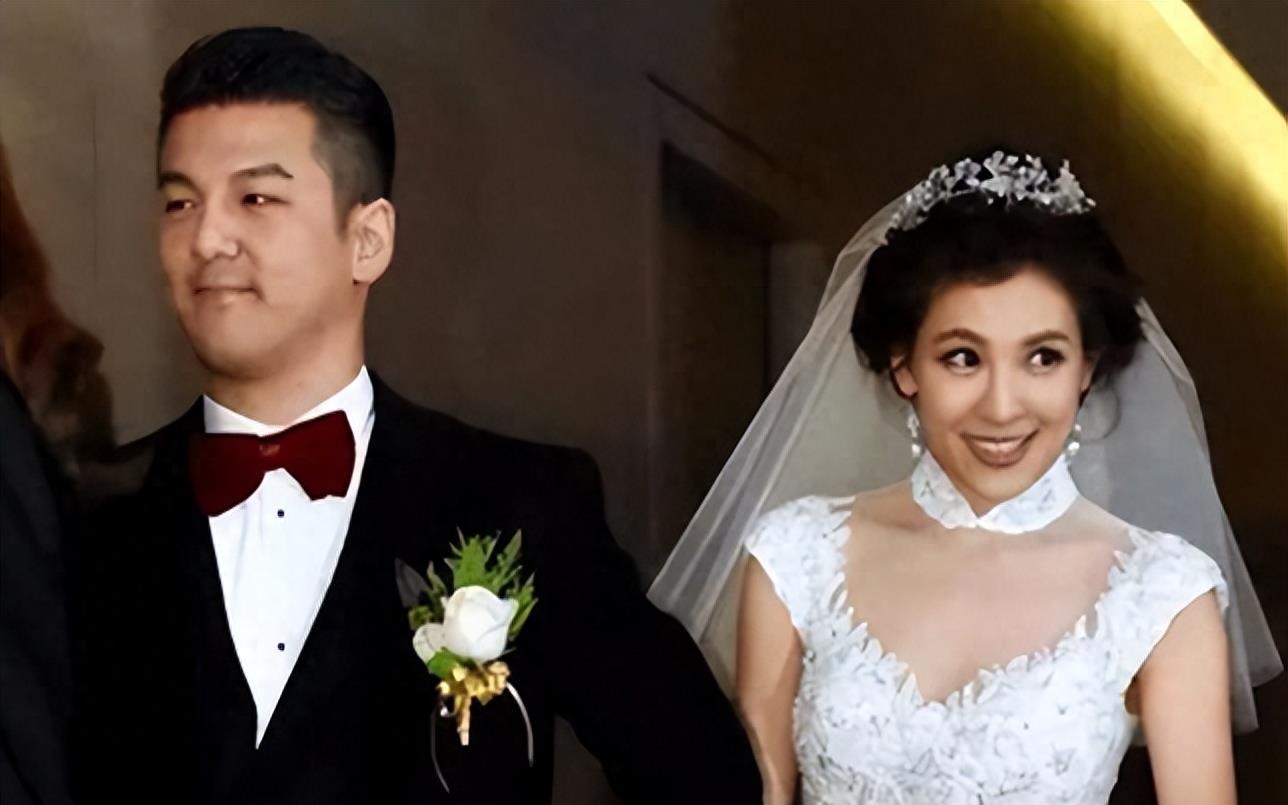 比林若亚漂亮很多,但这样一个长相普通的女孩怎么可能征服孙志浩呢?