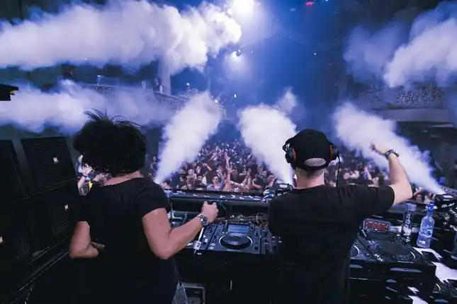 10-26浮山女生学dj吃香吗女生学习dj打碟吃香吗?