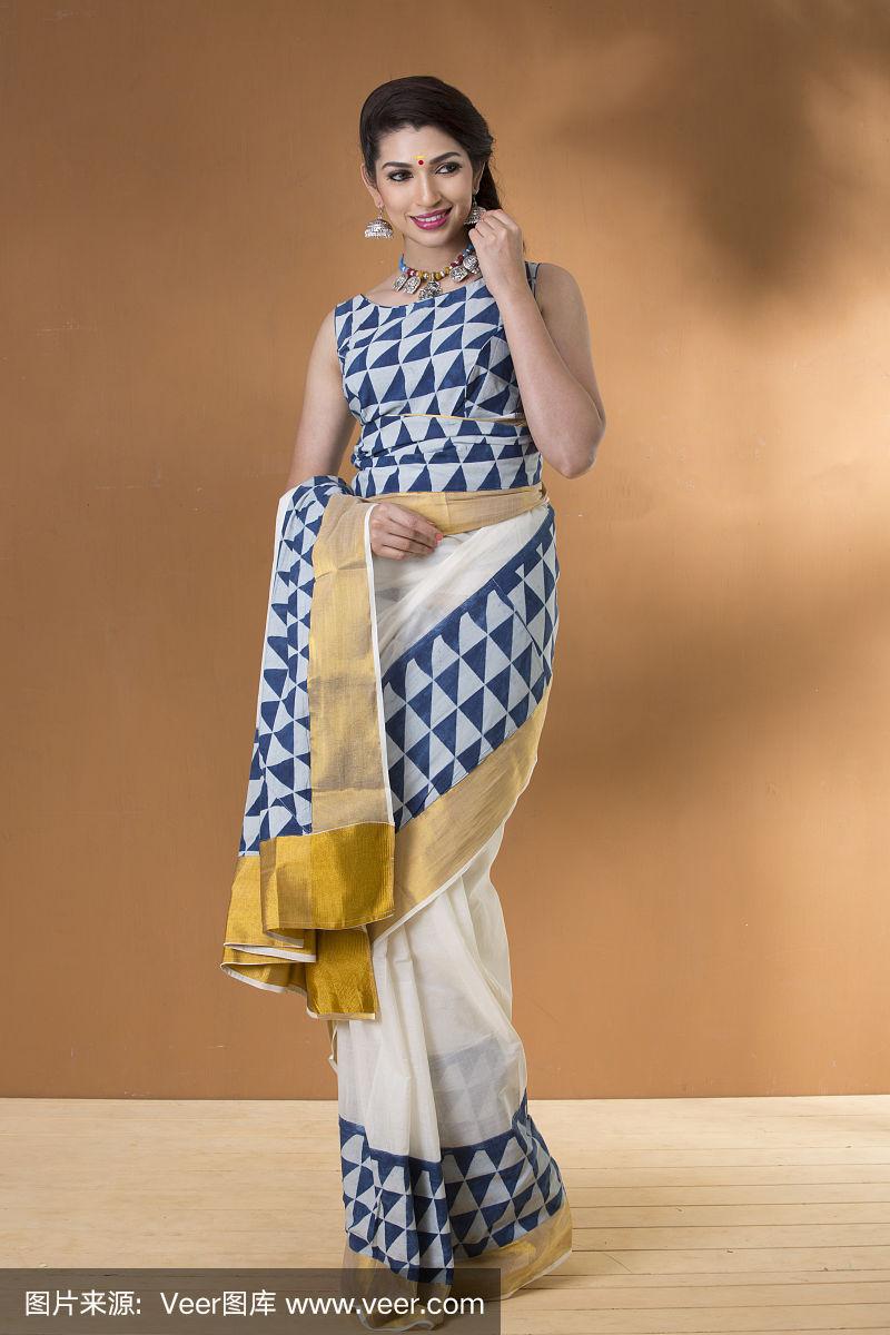 穿着传统服装的美丽迷人的印度女人