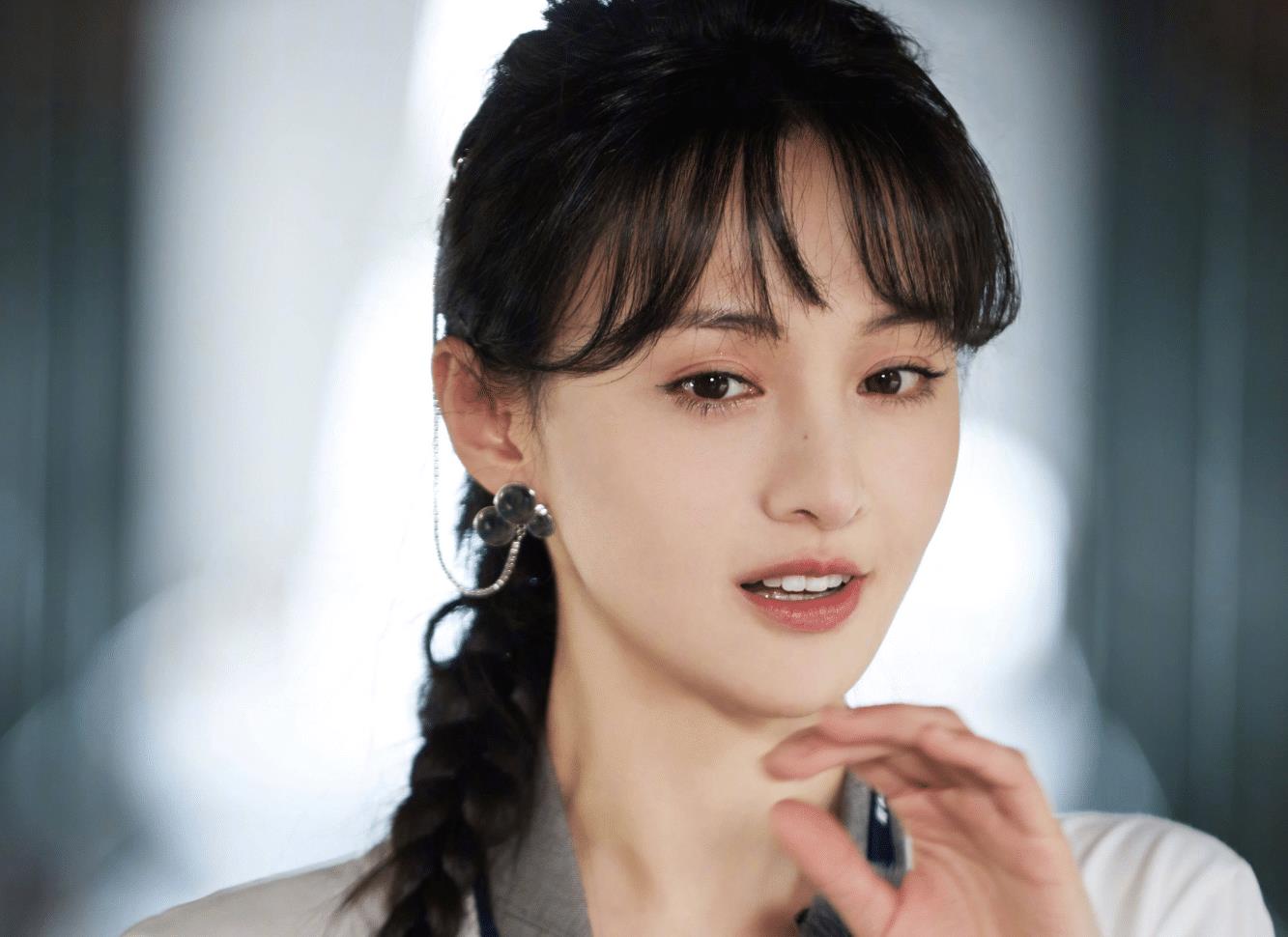 郑爽退出娱乐圈,能否让生命得到更大的尊重?