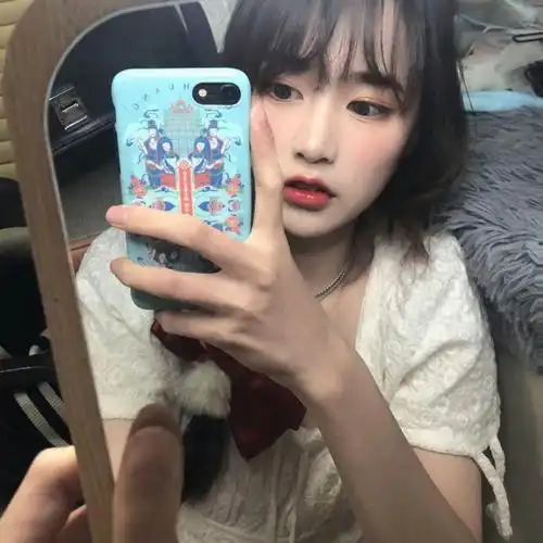 漂亮小姐姐自拍头像,女生头像图片-回车桌面