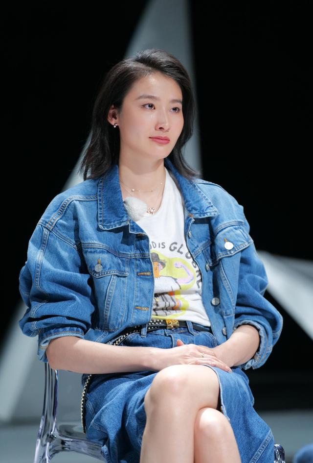 《再见爱人》:王诗晴的坐姿,已经表明了她的态度