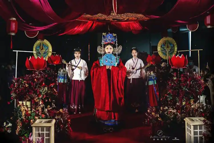 明制婚礼主持人莫麟