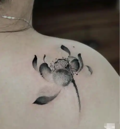 莲花纹身图案大全男女莲花纹身有什么含义4