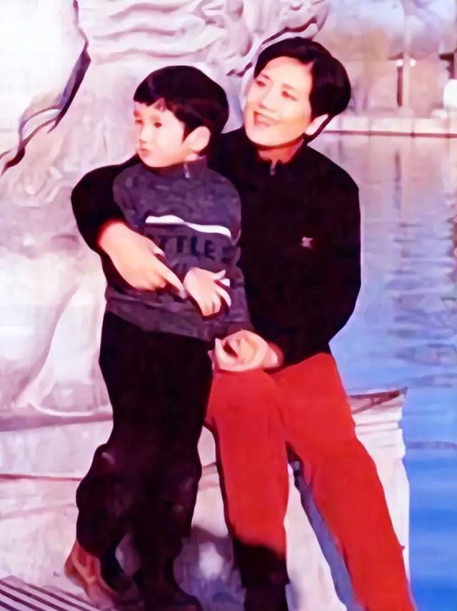 80年代当红影星李秀明:40岁隐退下海经商,现在人生状况如何?