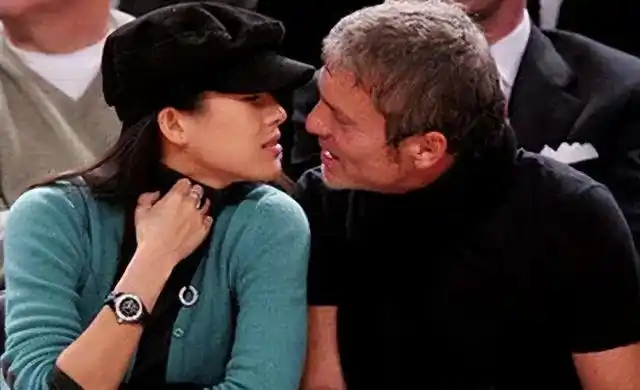 12年前,章子怡与洋男友海边叠罗汉,留下81张照片成为一生之痛