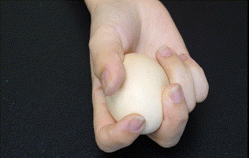 吃了10多年鸡蛋才知道,原来单手打鸡蛋这么简单,大厨也不过如此