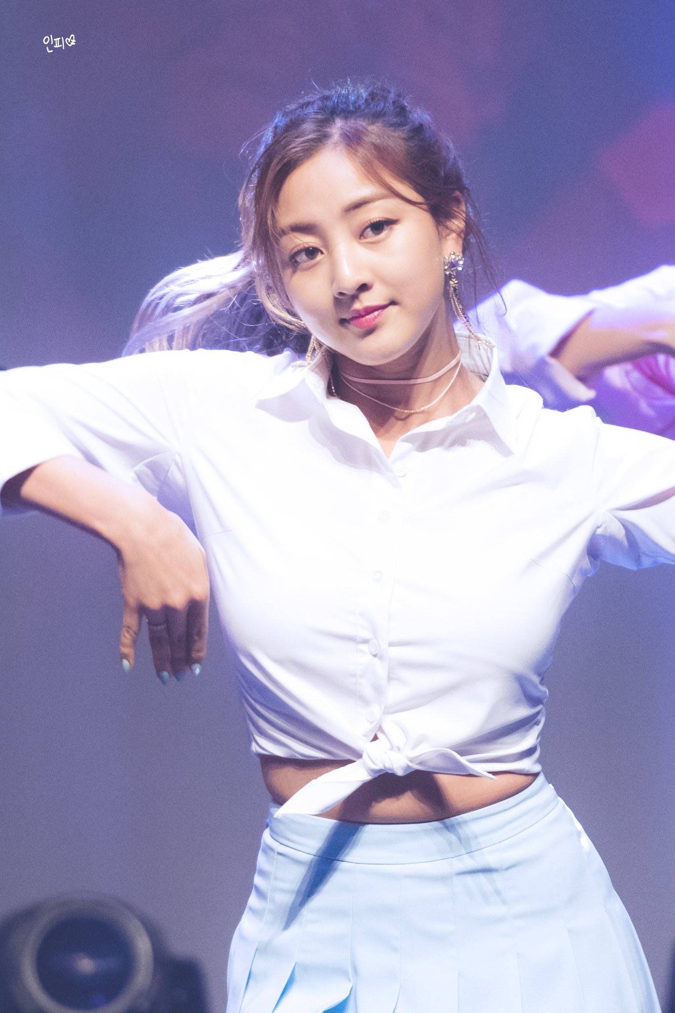 朴志效 jihyo