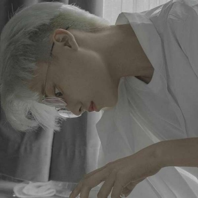 好看又帅气的男生头像高冷酷酷的男生真人高清微信图片大全