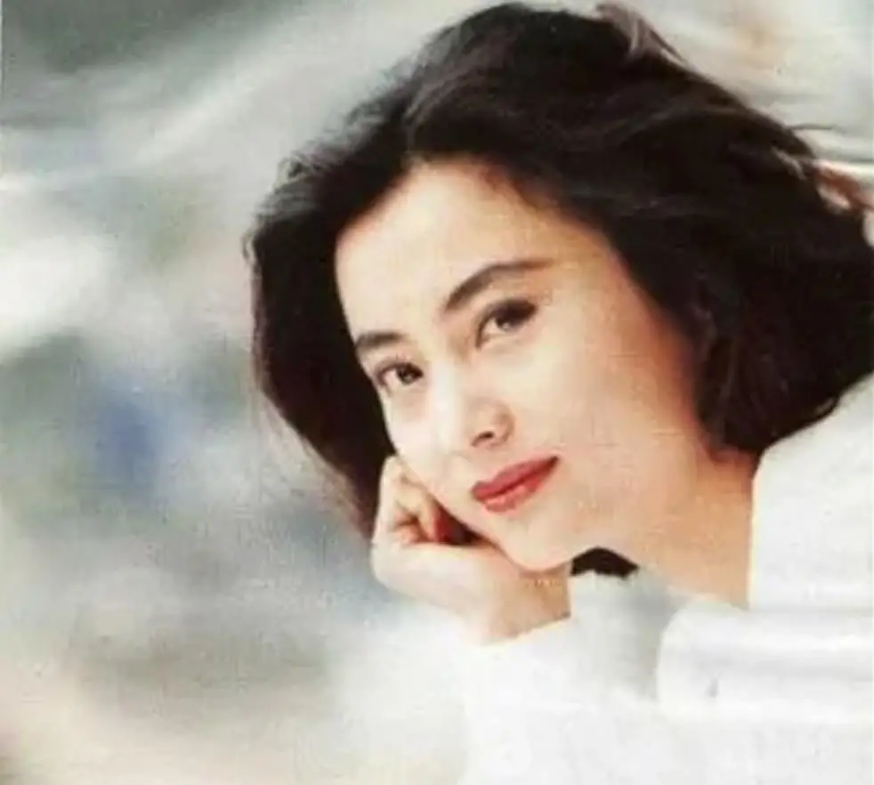 李玲玉:与初恋分手后,嫁外籍丈夫分居15年,现在人生状态怎样了_事业