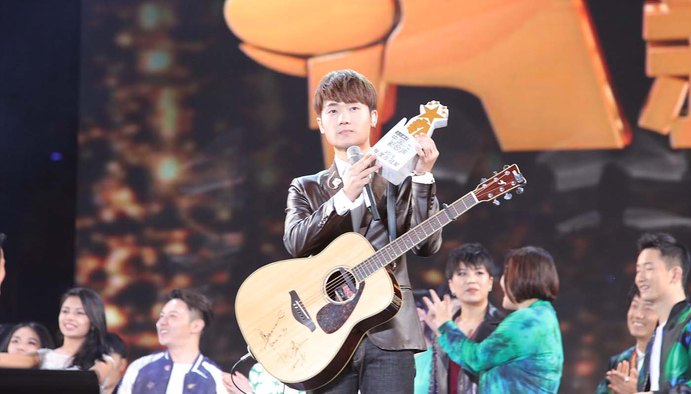蒋敦豪获得中国新歌声年度总冠军图片