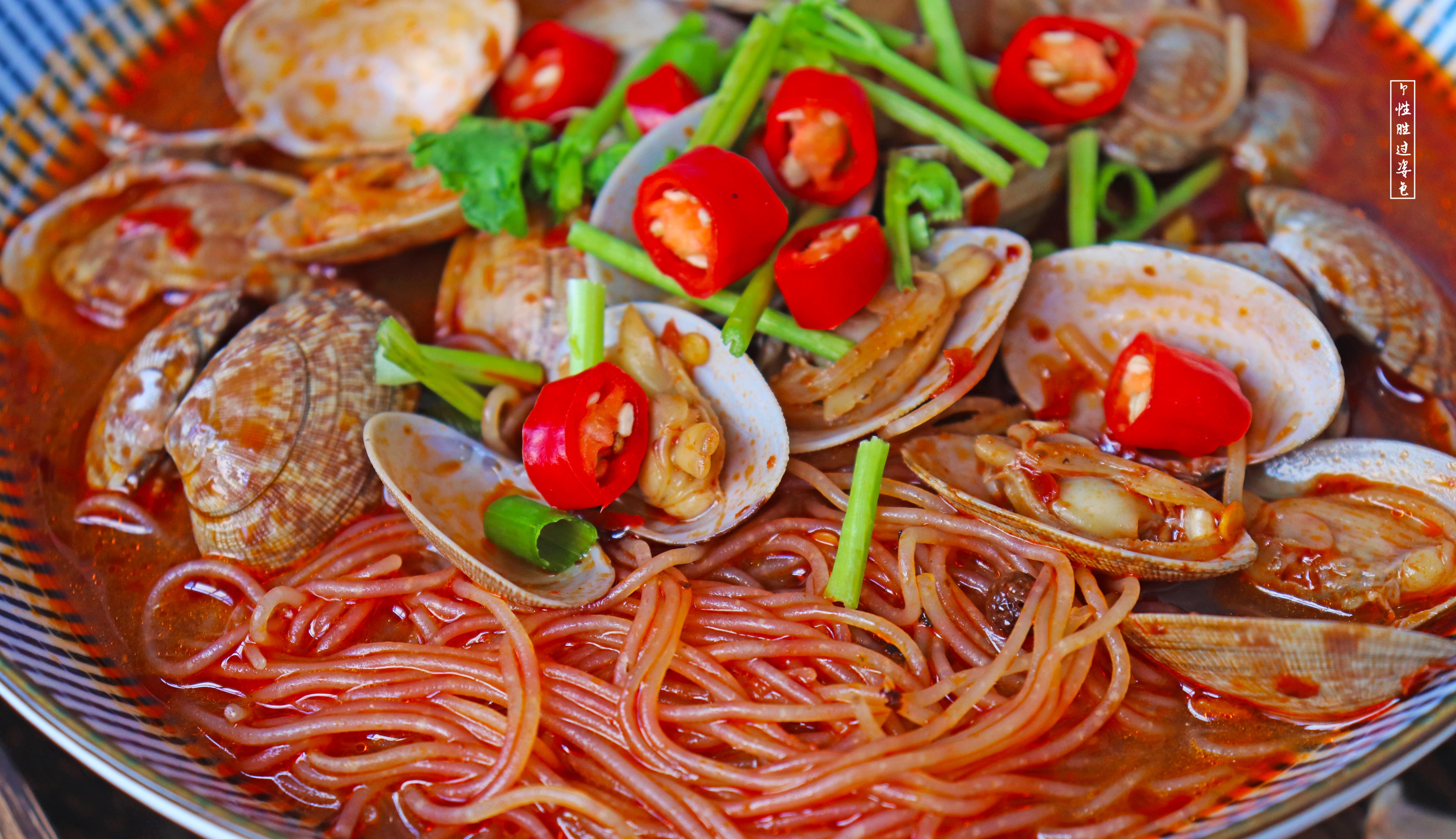 原创用平底锅做锡纸花甲成本不到5块钱实惠到3个人都吃不完