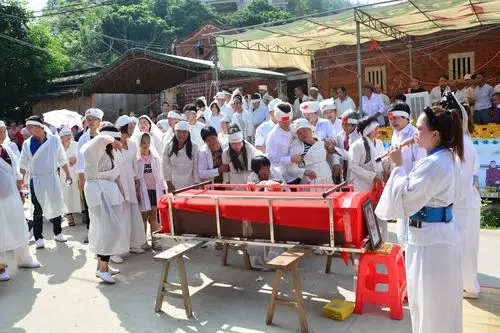 陈秀恋出殡仪式