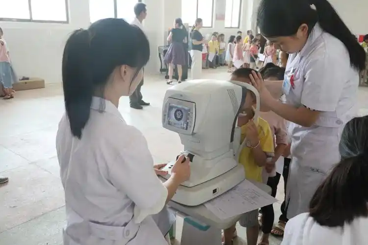 自动电脑验光仪检测