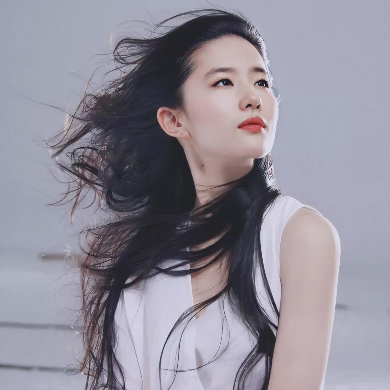 有没有刘亦菲的很少女的照片呀适合当头像的