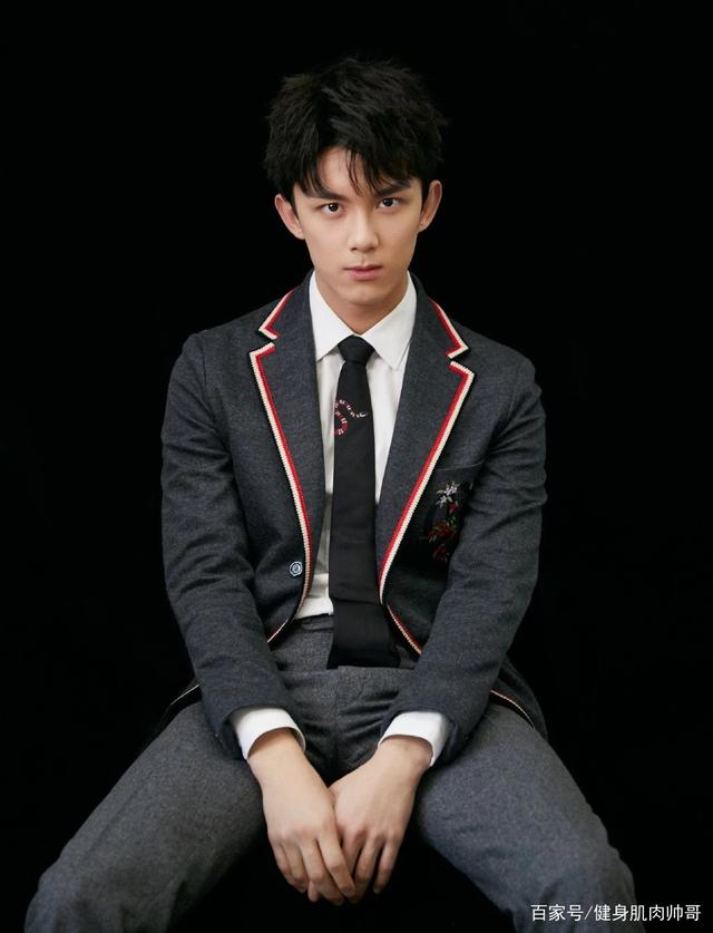 吴磊弟弟长大了!他上综艺吊威亚的照片传疯了!