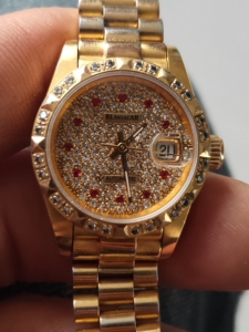 出售瑞士五星上将全自动女表,11颗红宝石表盘,全原,机芯是2