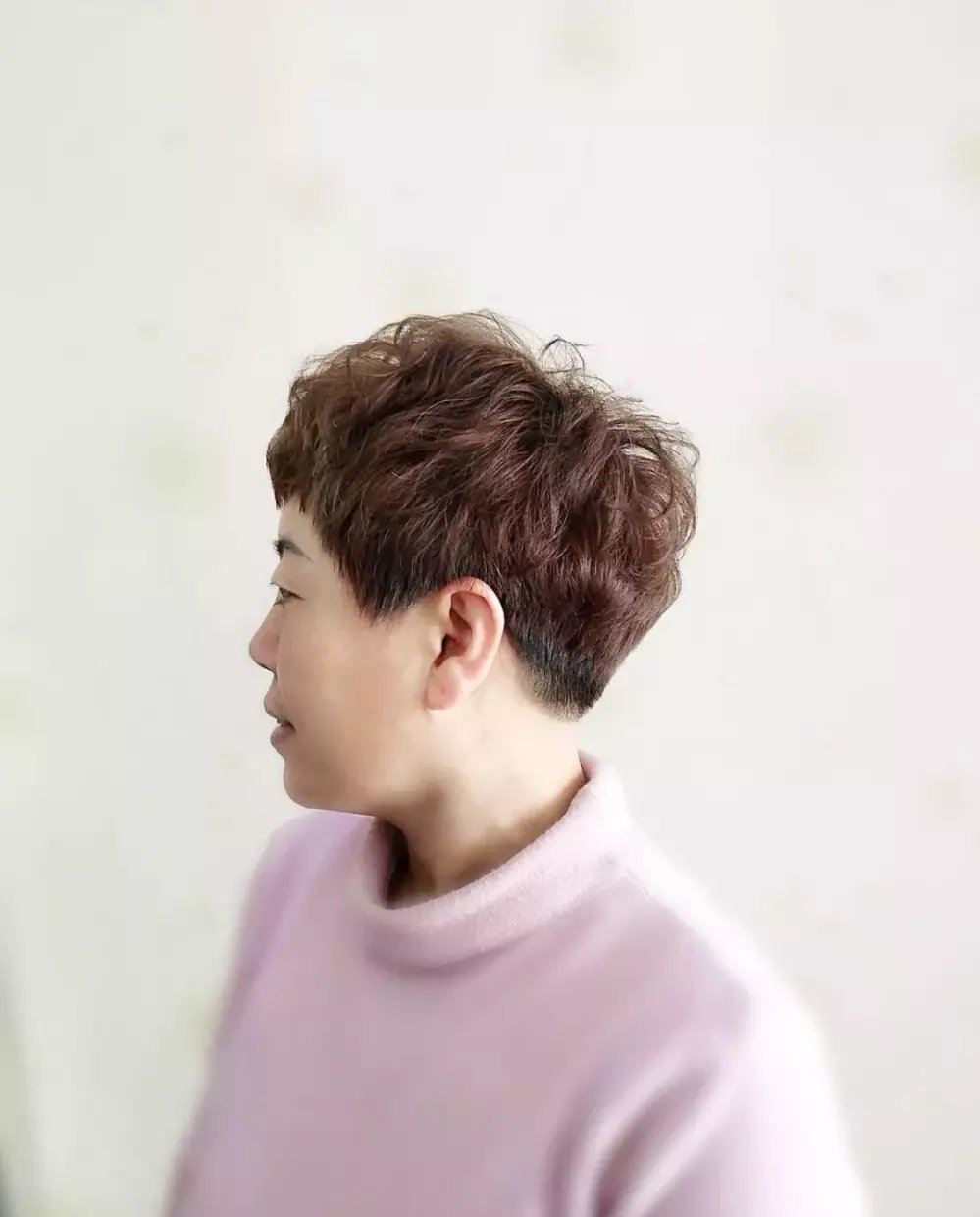 层次分明的"纹理烫"发型_安科网