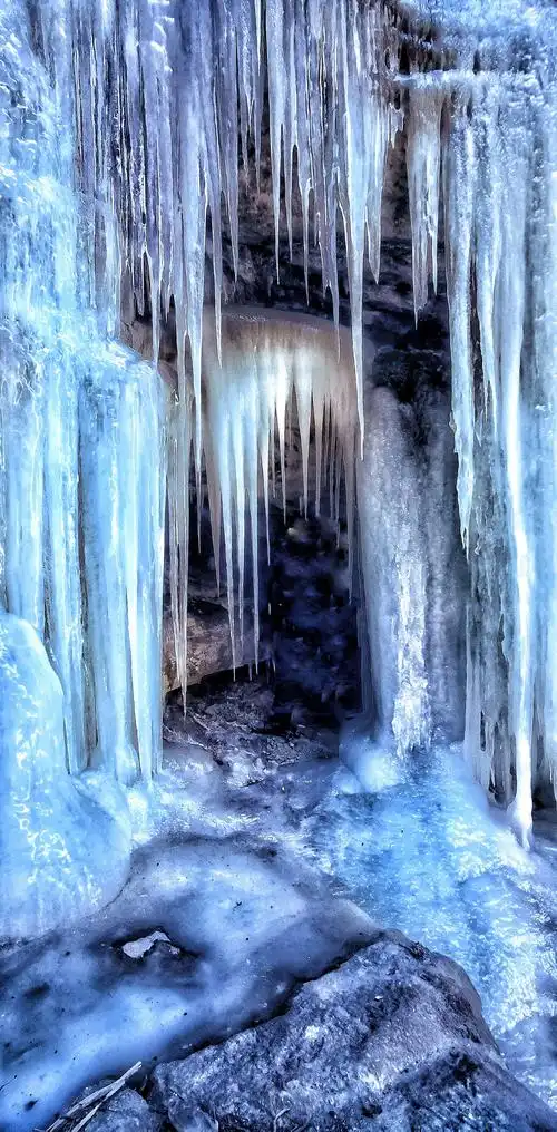 帕米尔高原的冰瀑布