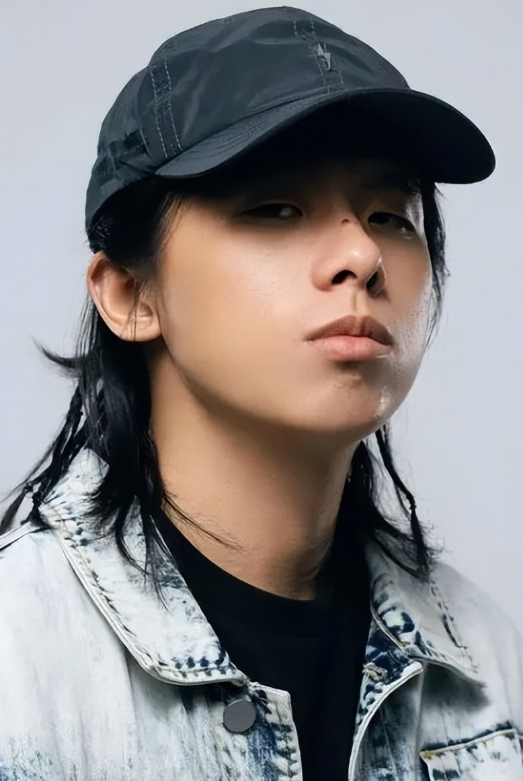 说唱歌手法老宣布退圈,力挺网红女友,否认殴打过小精灵