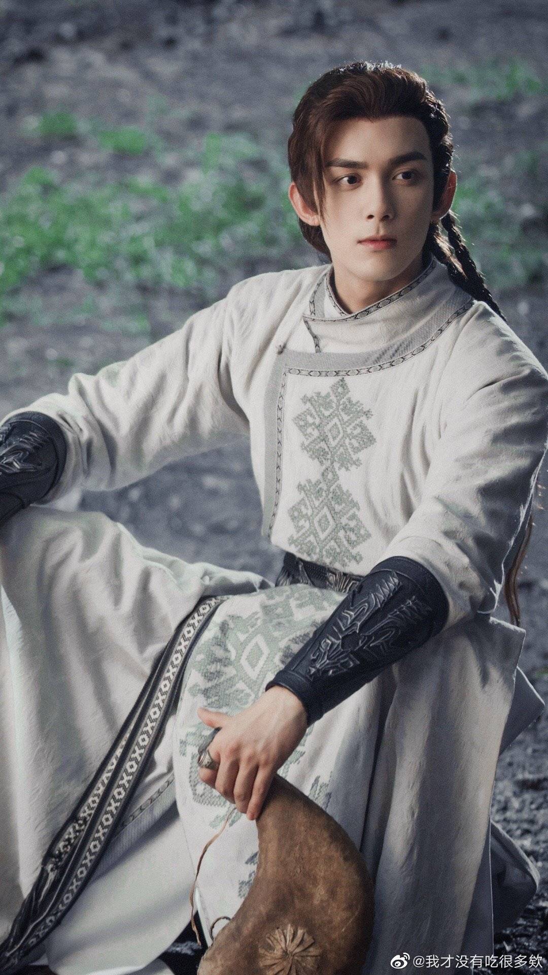 吴磊到底有多香!内娱圈的养成系,就他长成了霸道总裁范儿