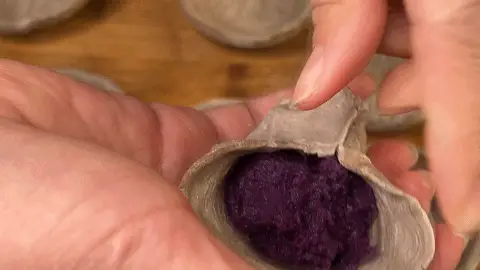 原创4块钱一个的莲花酥在家用蛋挞皮和紫薯制作酥脆掉渣香甜好吃