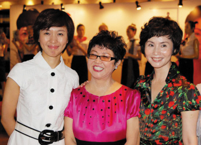 和徐俐经常夸奖老公相比,她的前夫就没有那么幸运了,徐俐甚至都不透露