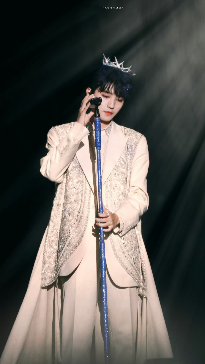 王俊凯马嘉祺相似造型#  "荆棘留给自己,珍珠给予粉丝"  @tfboys