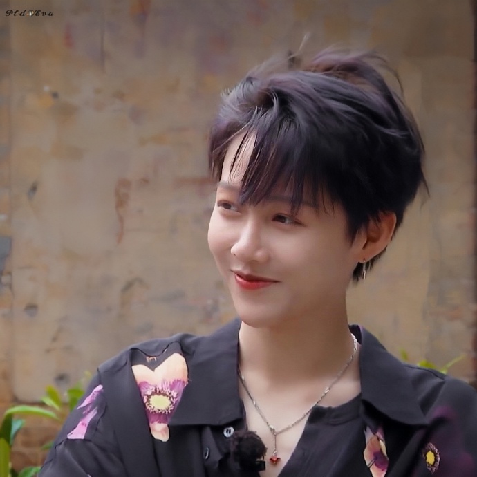 被ta们的笑容甜到了#喜欢看刘雨昕的笑容因为不仅甜还很治愈@刘雨昕