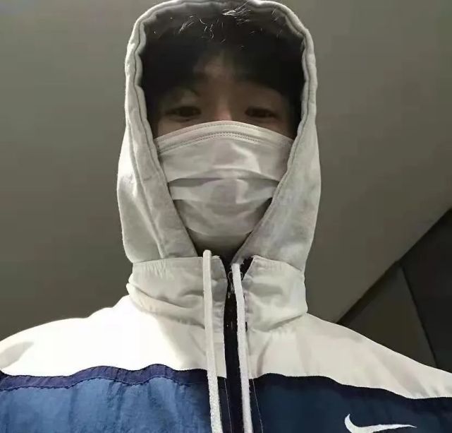 戴口罩的男生头像|青春才几年 疫情占三年